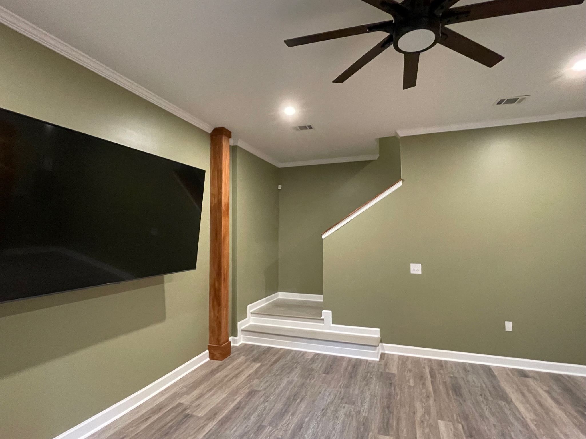 Wet bar game room basement in Hampton GA